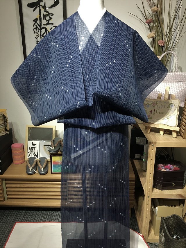 琉球絣　正絹　反物　赤　着物
