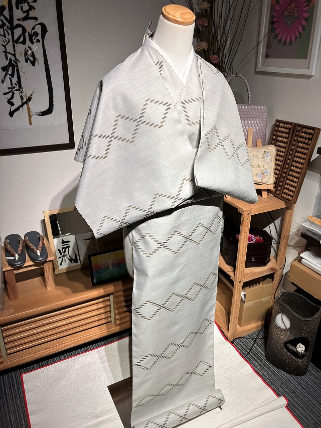京やM285 正絹 着物コート 道中着 重要無形文化財 琉球絣文様 久米島紬-