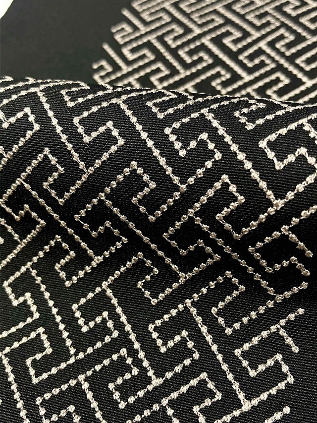 半衿刺繍