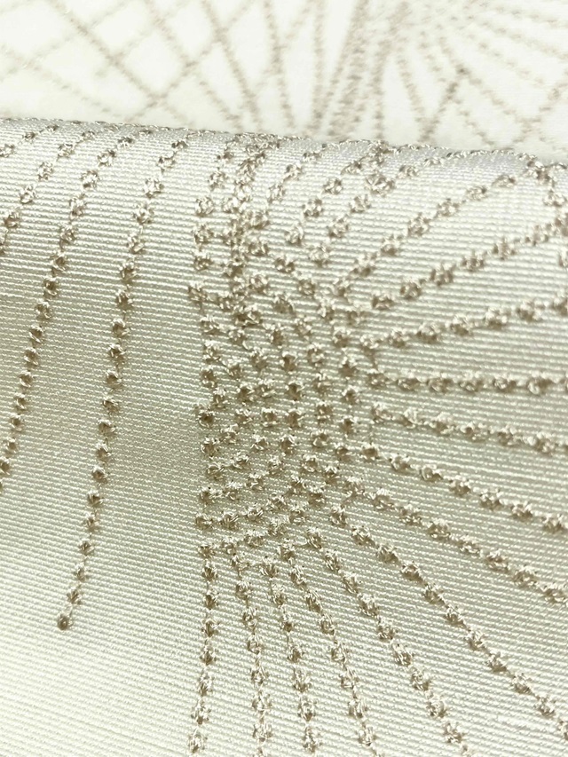 半衿刺繍